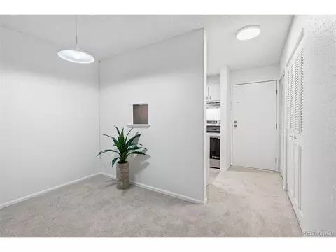 Dining - 3250 Oneal Cir #L-L10, Boulder, CO 80301 photo 2 of 2