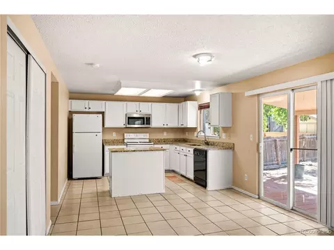 14926 E 52nd Ave, Denver, CO 80239 photo 2
