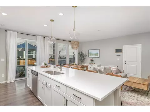 10199 E 25th Dr, Aurora, CO 80010 photo 7