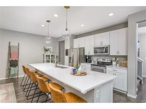 10199 E 25th Dr, Aurora, CO 80010 photo 5