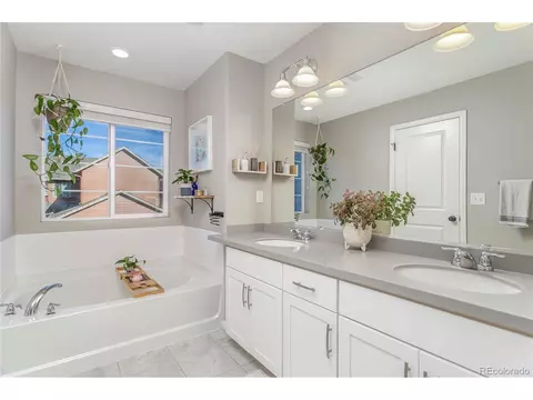 10199 E 25th Dr, Aurora, CO 80010 photo 20