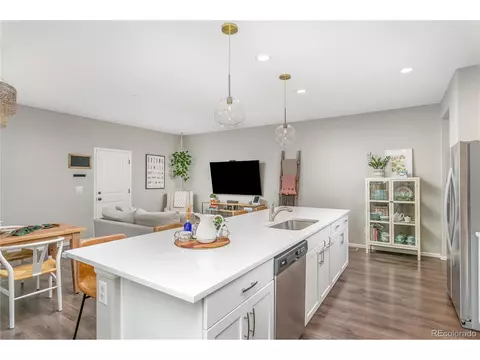 10199 E 25th Dr, Aurora, CO 80010 photo 4