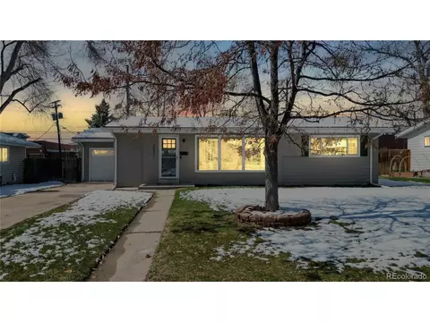 2521 S Bellaire St, Denver, CO 80222