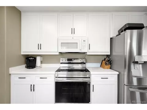 Kitchen - 19817 E Prentice Ave, Centennial, CO 80015 photo 3 of 6
