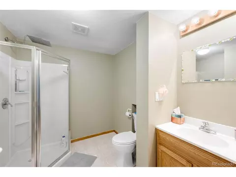 Bath - 19817 E Prentice Ave, Centennial, CO 80015 photo 5 of 5