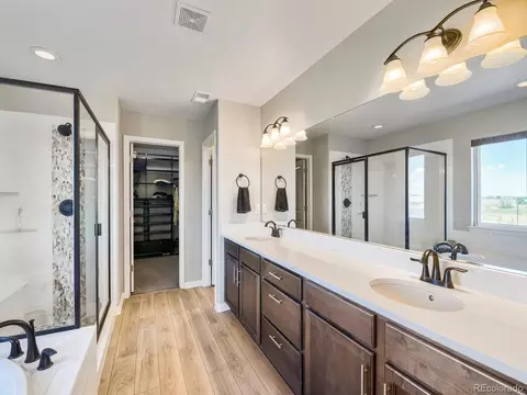Bath - 1945 E 150th Pl, Brighton, CO 80602 photo 2 of 5