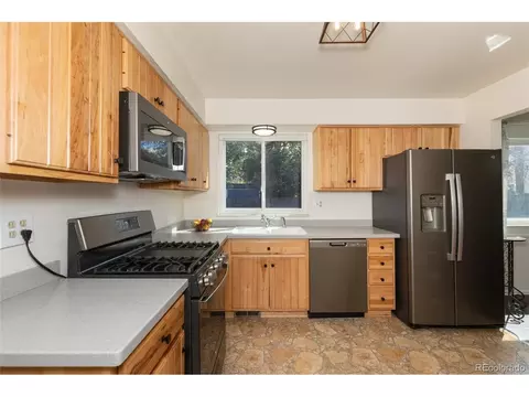 Kitchen - 14926 E Iliff Pl, Aurora, CO 80014 photo 2 of 3