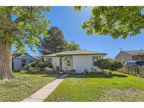 1264 Newark St, Aurora, CO 80010