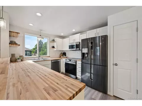 4133 S Flanders Way, Aurora, CO 80013