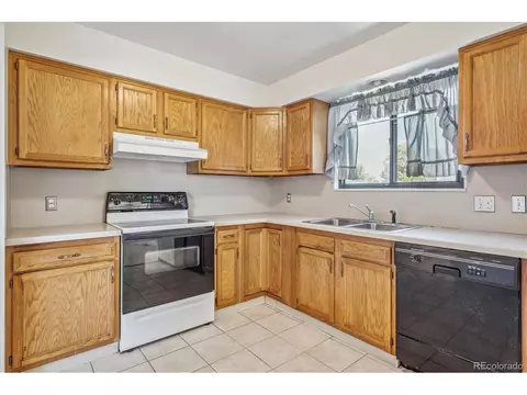 5084 Utopia Ct, Denver, CO 80239 photo 12