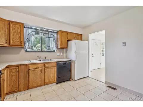 5084 Utopia Ct, Denver, CO 80239 photo 13