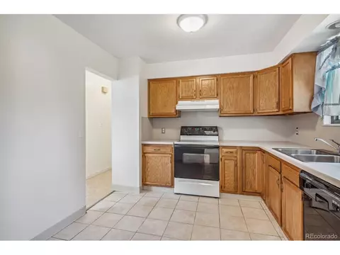 5084 Utopia Ct, Denver, CO 80239 photo 11