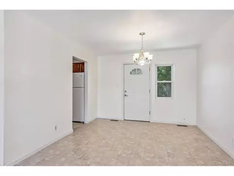 5084 Utopia Ct, Denver, CO 80239 photo 9