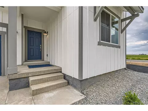 Exterior - 46426 Heritage Ave, Bennett, CO 80102 photo 3 of 5