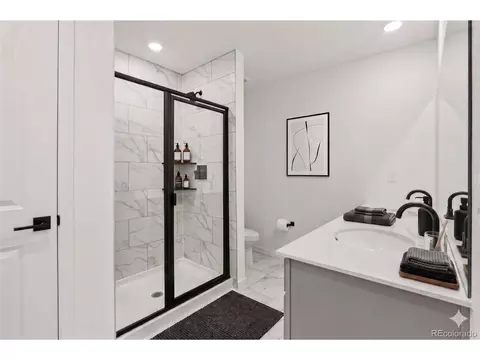 Bath - 15339 W 68th Loop, Arvada, CO 80007 photo 5 of 9