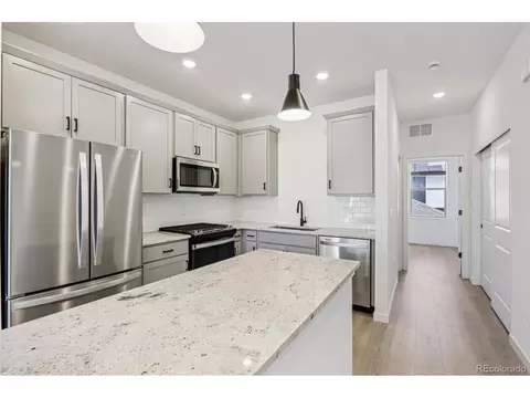Kitchen - 15339 W 68th Loop, Arvada, CO 80007 photo 4 of 6