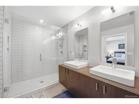 Bath - 2415 S Williams St, Denver, CO 80210 photo 4 of 6