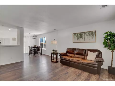 4925 E 100th Dr, Thornton, CO 80229 photo 3
