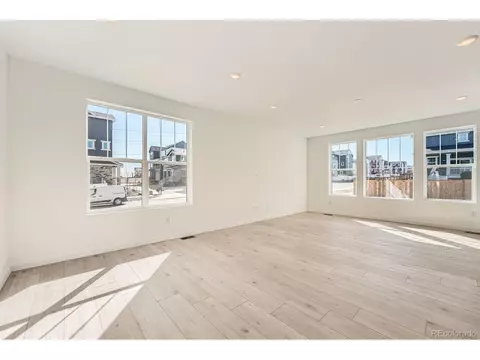 24792 E Atlantic Dr, Aurora, CO 80018 photo 2
