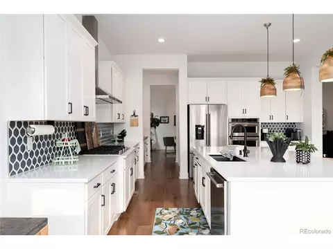 Kitchen - 27810 E Lakeview Dr, Aurora, CO 80016 photo 5 of 6