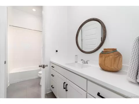 Bath - 27810 E Lakeview Dr, Aurora, CO 80016 photo 6 of 7