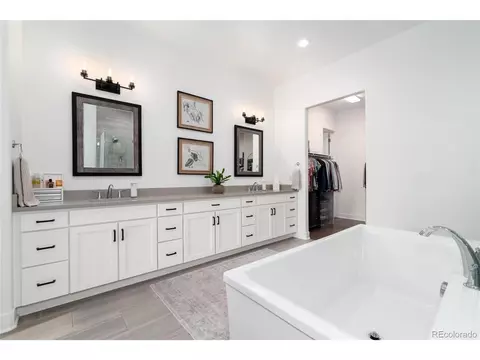 Bath - 27810 E Lakeview Dr, Aurora, CO 80016 photo 2 of 7