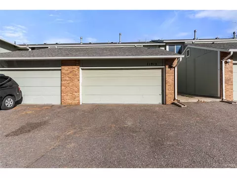 11015 E Linvale Dr, Aurora, CO 80014 photo 2