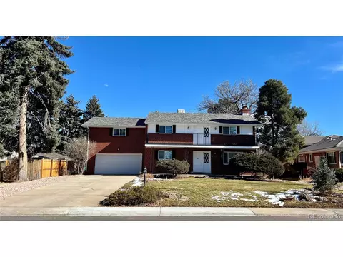 582 Nile St, Aurora, CO 80010