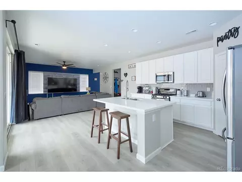 27854 E 8th Ave, Aurora, CO 80018 photo 6
