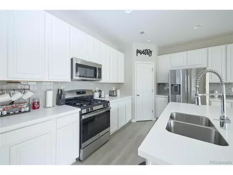 27854 E 8th Ave, Aurora, CO 80018 photo 5