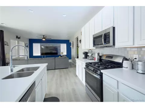 27854 E 8th Ave, Aurora, CO 80018 photo 4