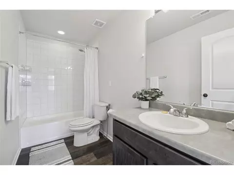 Bath - 677 Iris St, Brighton, CO 80601 photo 4 of 4