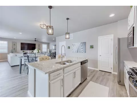 27062 Ellsworth Ave, Aurora, CO 80018 photo 10