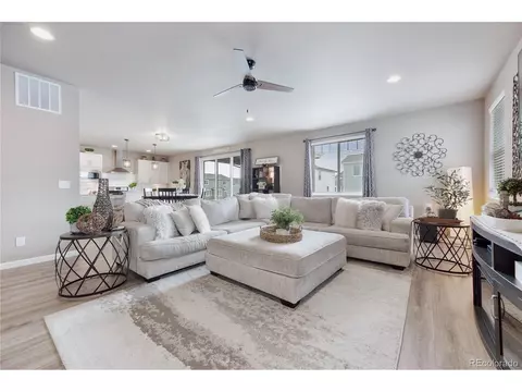 27062 Ellsworth Ave, Aurora, CO 80018 photo 2