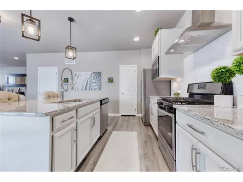 27062 Ellsworth Ave, Aurora, CO 80018 photo 9