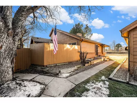 141 S Eagle Cir, Aurora, CO 80012 photo 4