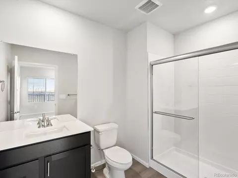 Bath - 4684 Cloudburst Ln, Morrison, CO 80465 photo 1 of 4