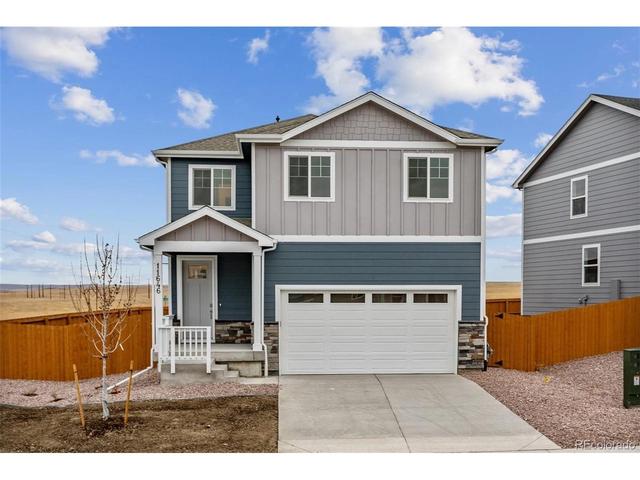 889 Crest St, Lochbuie, CO 80603