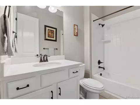 Bath - 7693 S Quantock Way, Aurora, CO 80016 photo 3 of 4