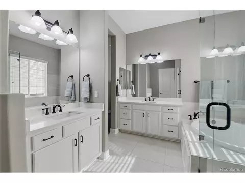 Bath - 7693 S Quantock Way, Aurora, CO 80016 photo 1 of 4