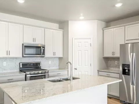 9119 Pitkin St, Commerce City, CO 80022 photo 1
