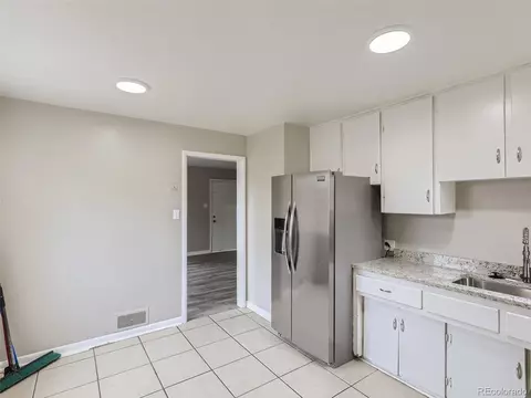 10550 E 7th Ave, Aurora, CO 80010 photo 8