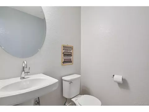 16221 E Bolling Dr, Denver, CO 80239 photo 17