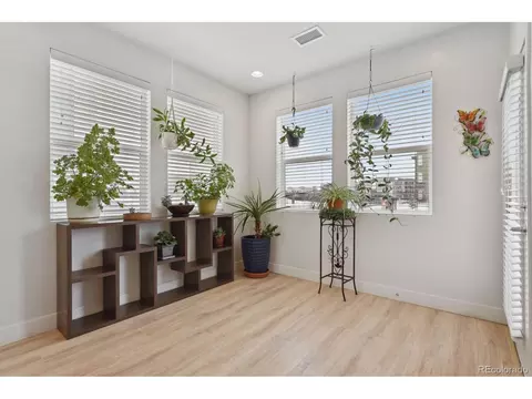 16221 E Bolling Dr, Denver, CO 80239 photo 8