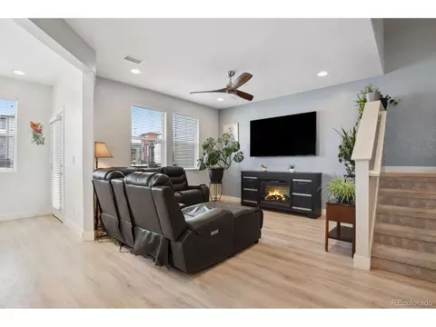 16221 E Bolling Dr, Denver, CO 80239 photo 4