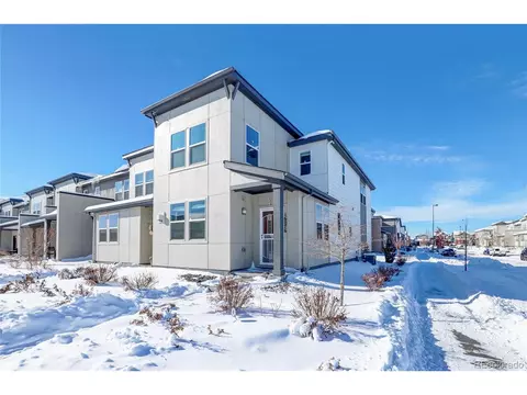 16076 Elk Dr, Denver, CO 80239 photo 4