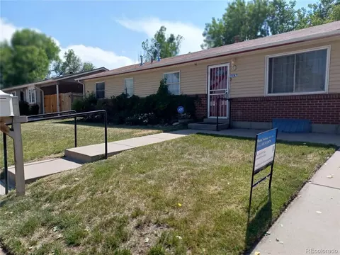 5567 Carson Way, Denver, CO 80239 photo 2