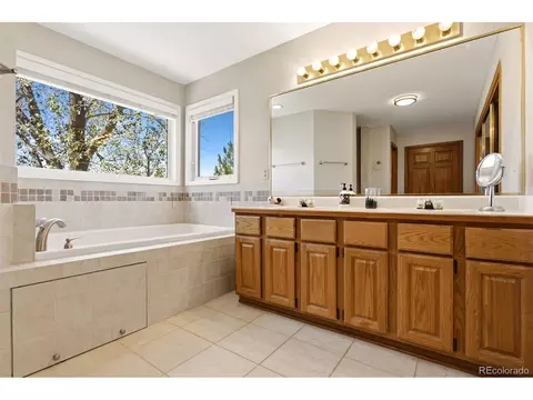 Bath - 16254 E Prentice Pl, Centennial, CO 80015 photo 3 of 5