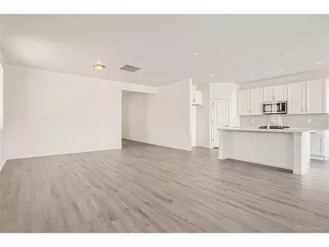 27560 E Cedar Pl, Aurora, CO 80018 photo 4