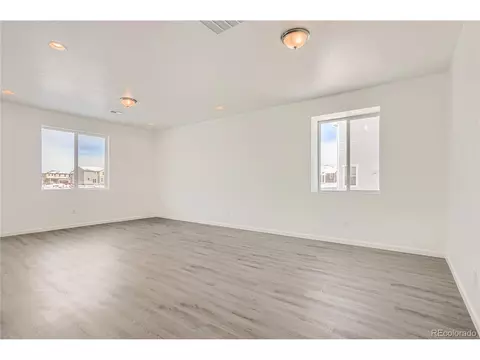27560 E Cedar Pl, Aurora, CO 80018 photo 3